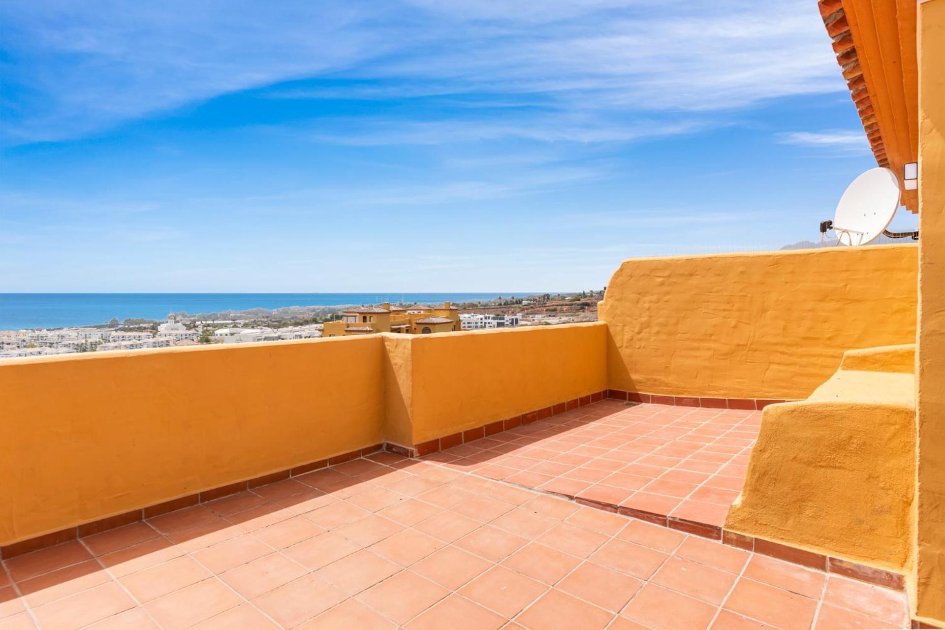 Sky And Sea Estepona Penthouse Exterior photo